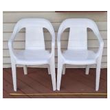 Set of 2 heavy-duty Rubbermaid plastic white