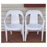 Set of 2 heavy-duty Rubbermaid plastic white