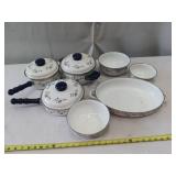 VINTAGE BLUE GARLAND PATTERN ENAMEL WARE FRY PAN
