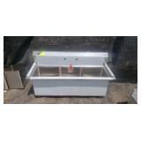 Stainless Steel 3 Compartment Sink w/ 15L X 15W X