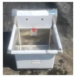 Stainless Steel 1 Compartment Sink w/ 18L X 18W X