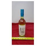 Sealed I love Pinot Grigio wine