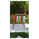 Magazine rack w books