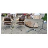 Round kitchen 43 in diameter table 4 chsir on