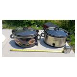 2 crockpots one bears