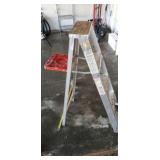 4 ft aluminum step ladder