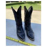 Sz 9 menï¿½s black cowboy boots with steel tip toes