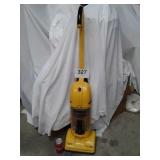 EUREKA BAGLESS VACUUM