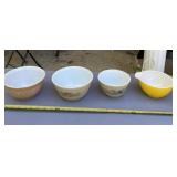 Assortment of Pyrex bowls