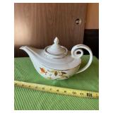 Hallï¿½s Superior tea pot