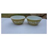 Two 9"  Pyrex bowls.