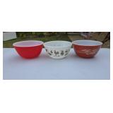 3  7" Pyrex bowls.