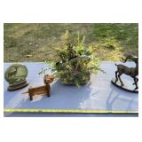 Neat bass arrangement, deer gold glitter globe,