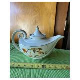 Hallï¿½s Superior Autumn Leaf Aladdin Tea Pot