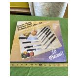 New in package 10 piece knife set