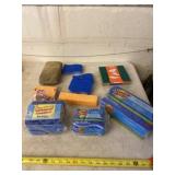 Scotch Brite and Scrubex scratch pads with