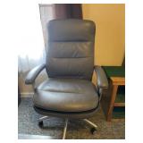 Beauty rest leather cushioned office chair.
