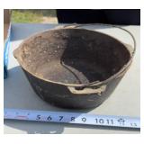Cast Iron Dutch Oven Pot