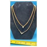 Costume Jewelry. Set of gold-toned, flexible
