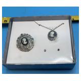 Vtg Style Cameo Jewelry Set