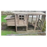 Boston Style Chicken Coop with Run. 81"x41"x27"