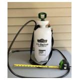 1 1/2 Gallon Pump Sprayer