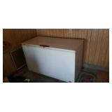 Frigidaire large deep freezer (works)