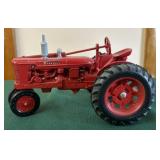Vintage ERTL 1/16 scale McCormick Farmall H