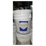 5 gallons of diamond collection white flat
