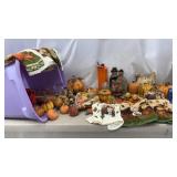 Tote w/ lid of Fall/Thanksgiving Decorations