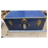 Vtg blue steamer trunk