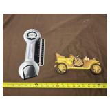 1977 Dart Industries Plastic Wall Plaque Hangings