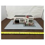 Danbury Mint Mobil Service Station Diorama Clock