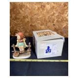 Goebel Hummel Just Resting Halte figurine with