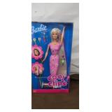 Cool Clips Barbie Doll featuring Color-Changing