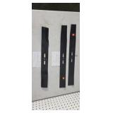 Universal 21 1/2 in blades Universal 19 and a