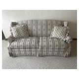 74x 35x34 Couch