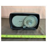 Vintage 1950s Arvin Bakelite AM Tube Radio,