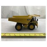 Diecast Masters 1:50 Scale CAT Caterpillar 777D