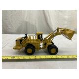 Norscot Cat 992G Wheel Loader Die-Cast Model,