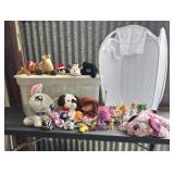 Tote with lid of Stuffed Animals and Toys-