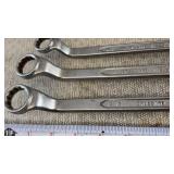 Indestro Select wrench set with deep offset