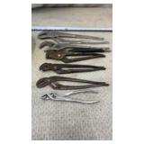Pliers