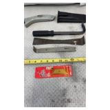 Utility Knife with Case & Blades, Pry Bars