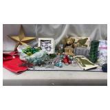 Tote with lid of Boydï¿½s Bear, Christmas tree