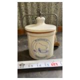 Wisconsin Homestead stoneware crock features a