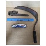 Lenox Box Knife with Milwaukee Blades in Storage,