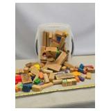 Building blocks small tote