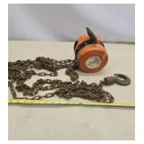 Manual chain hoist