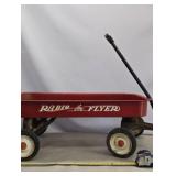 Radio Flyer red wagon
